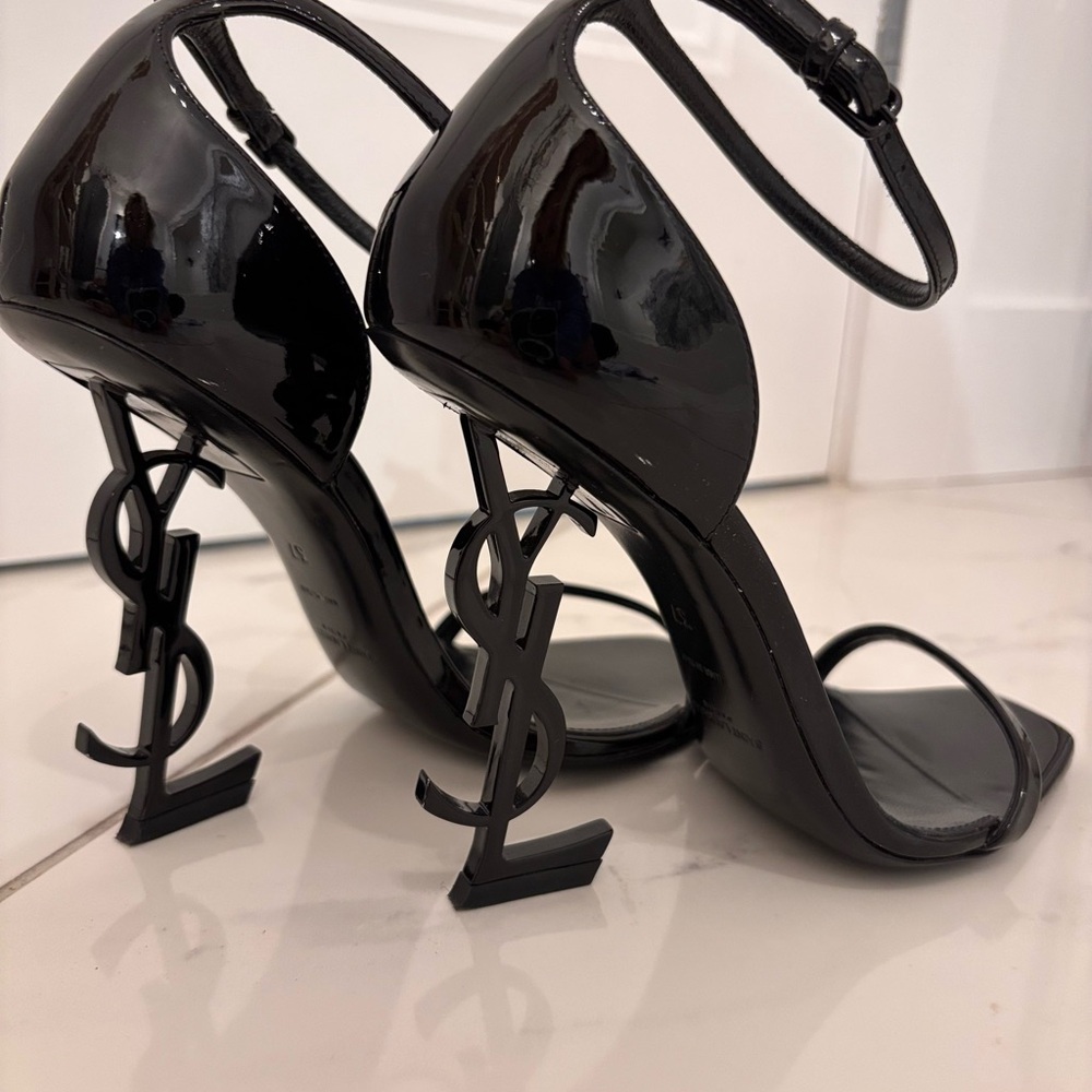 Yves Saint Laurent Black Heels